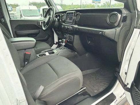 Used 2021 Jeep Wrangler Unlimited Sport AWD/4WD image 9