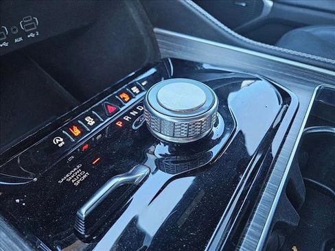 Used 2024 Jeep Wagoneer Series II image 12