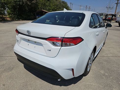 Used 2024 Toyota Corolla LE FWD image 7