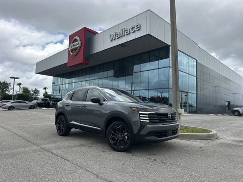 New 2026 Nissan Kicks SR FWD image 1