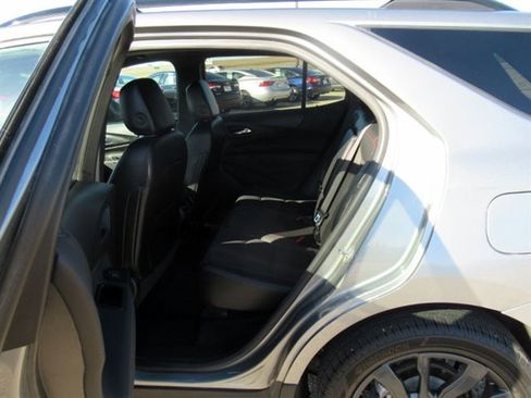 Used 2023 Chevrolet Equinox RS FWD image 16