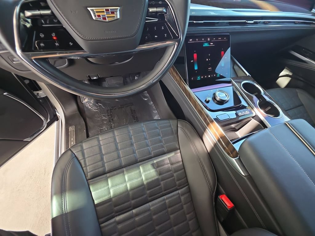 Certified 2025 Cadillac Escalade Sport Platinum w/ LPO, ONYX Package AWD/4WD image 11