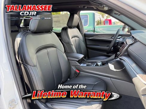 New 2026 Jeep Grand Cherokee Limited w/ Luxury Tech Group II RWD image 34