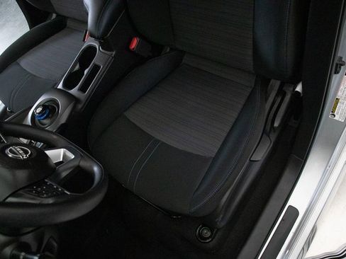 Used 2024 Nissan Leaf S image 25