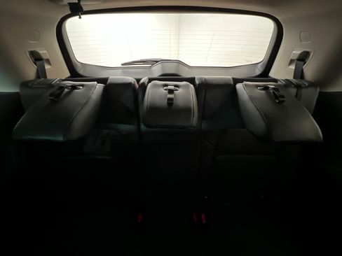 Used 2025 Nissan Pathfinder SL FWD image 23