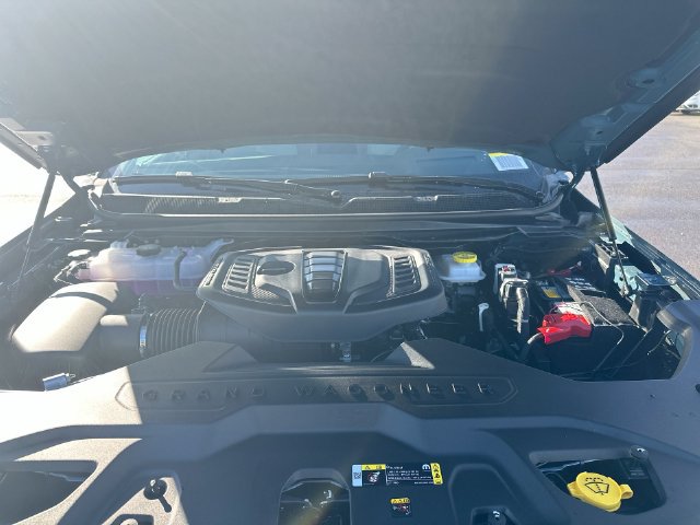 Used 2026 Jeep Grand Wagoneer Summit w/ Rear Seat Video Group I AWD/4WD image 29