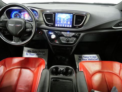 Used 2020 Chrysler Pacifica Limited w/ Quick Order Package 27H Red S image 10