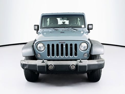 Used 2014 Jeep Wrangler Unlimited Sport AWD/4WD image 2
