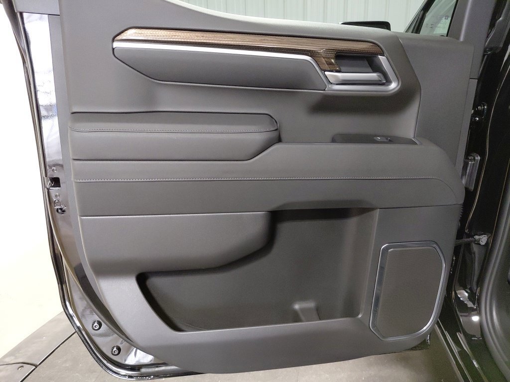 New 2026 Chevrolet Silverado 1500 RST AWD/4WD image 17