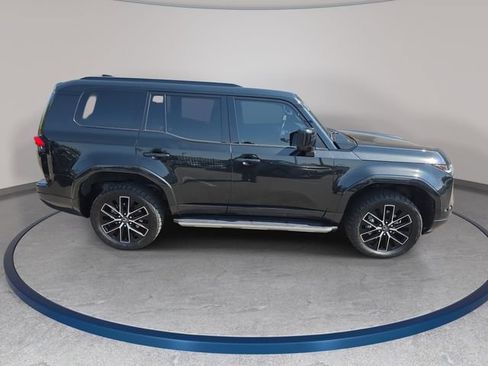 Used 2024 Lexus GX 550 w/ Accessory Package (2T) AWD/4WD image 5