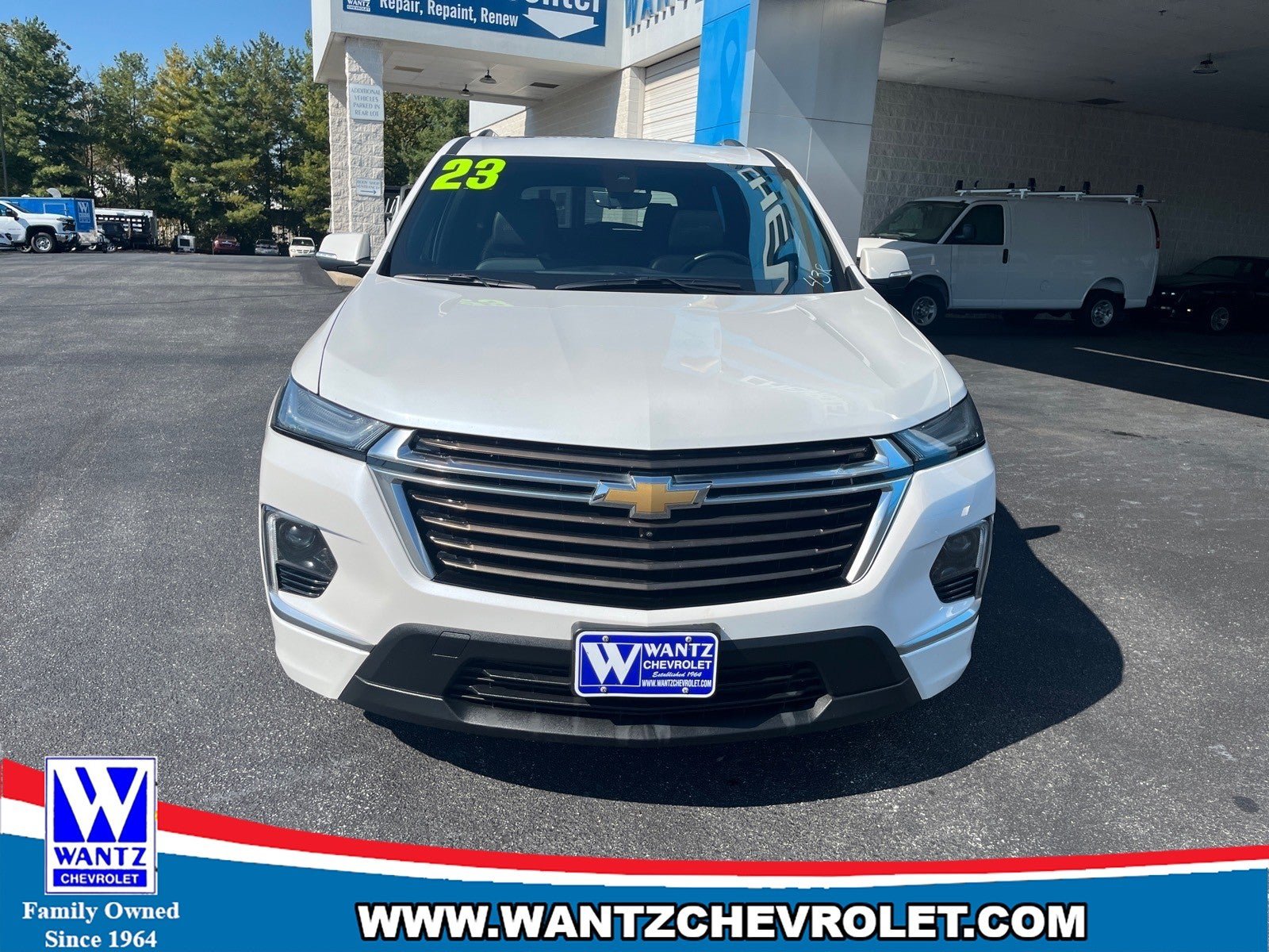 Used 2023 Chevrolet Traverse High Country AWD/4WD image 3