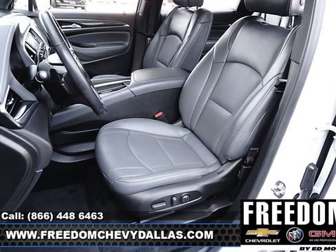 Used 2023 Buick Enclave Essence image 9