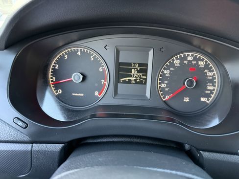 Used 2011 Volkswagen Jetta S image 28