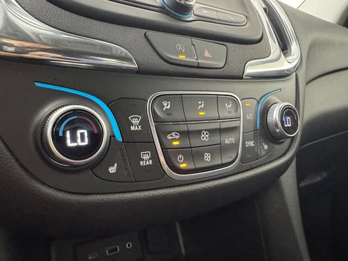 Used 2023 Chevrolet Equinox LT FWD image 22