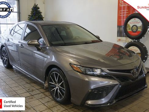 Used 2023 Toyota Camry SE image 1