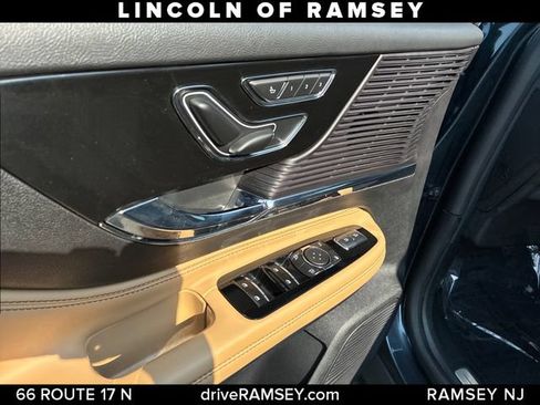 Used 2022 Lincoln Corsair Reserve w/ Equipment Group 201A AWD/4WD image 14