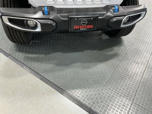 Used 2022 Jeep Wrangler Unlimited Sahara w/ Cold Weather Group image 44