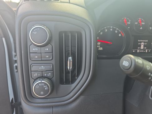 Used 2025 Chevrolet Silverado 1500 Custom Trail Boss AWD/4WD image 26