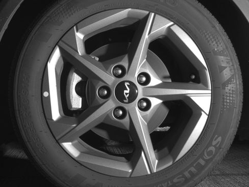 Used 2025 Kia K4 LXS image 12