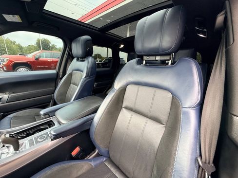 Used 2020 Land Rover Range Rover Sport HST AWD/4WD image 32