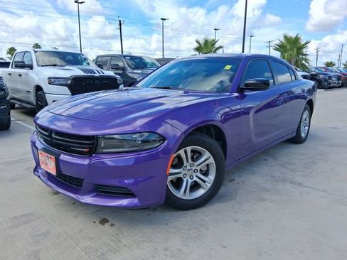 Used 2023 Dodge Charger SXT RWD image 3