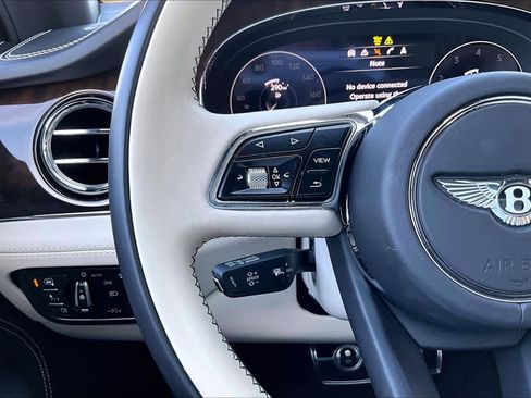Used 2021 Bentley Bentayga image 20