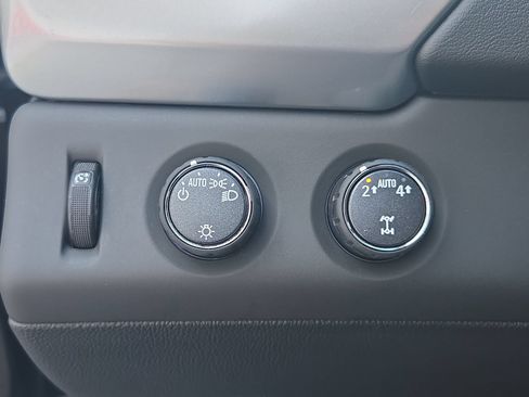 Used 2019 Chevrolet Tahoe LS AWD/4WD image 25