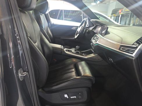 Used 2021 BMW X7 xDrive40i w/ M Sport Package AWD/4WD image 9
