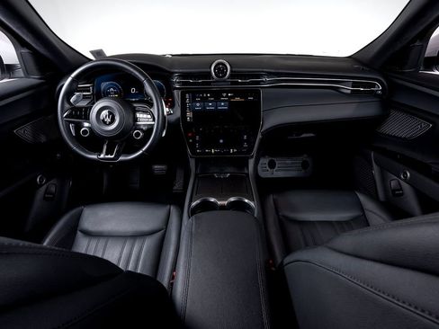 Used 2023 Maserati Grecale GT image 32