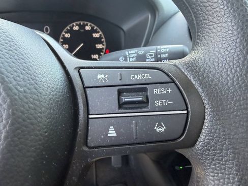 Used 2027 Honda HR-V LX image 16