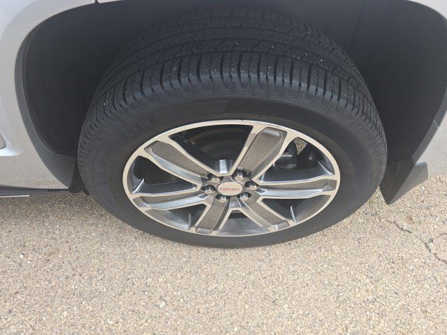 Used 2017 GMC Acadia Denali w/ Technology Package AWD/4WD image 15