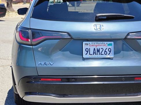 Used 2024 Honda HR-V EX-L image 10