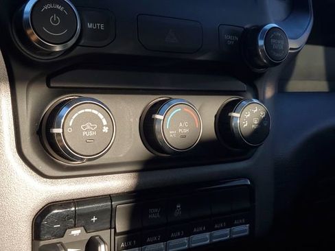 Certified 2022 RAM 2500 Tradesman w/ Chrome Appearance Group image 31