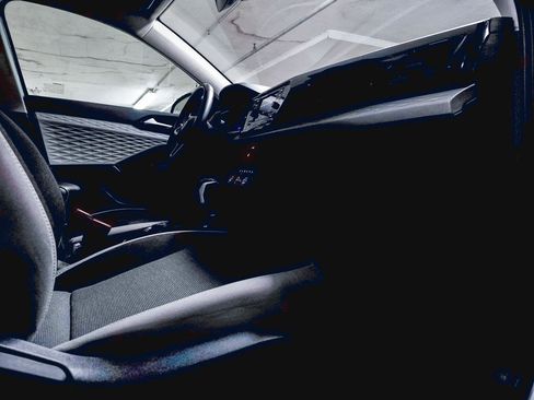 Used 2022 Volkswagen Taos S image 33