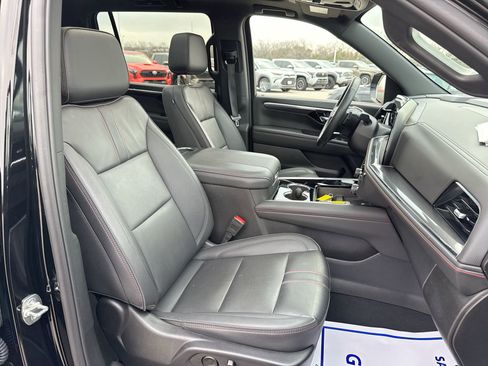 Used 2025 Chevrolet Suburban RST w/ Sun And Tow Package image 28