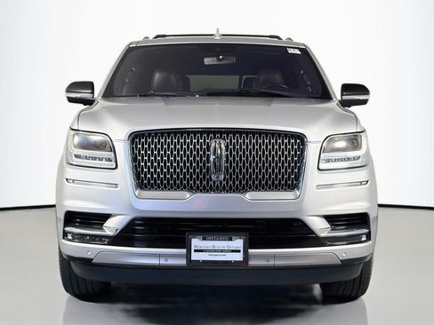 Used 2018 Lincoln Navigator Reserve w/ Technology Package AWD/4WD image 2