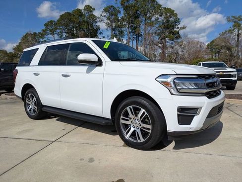 Used 2024 Ford Expedition Limited image 2