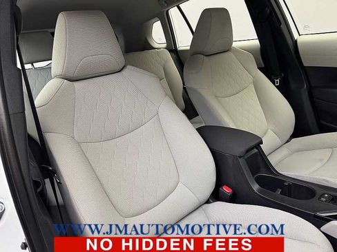 Used 2023 Toyota Corolla Cross L AWD/4WD image 18