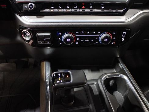 Used 2023 Chevrolet Silverado 1500 High Country w/ High Country Premium Package AWD/4WD image 35