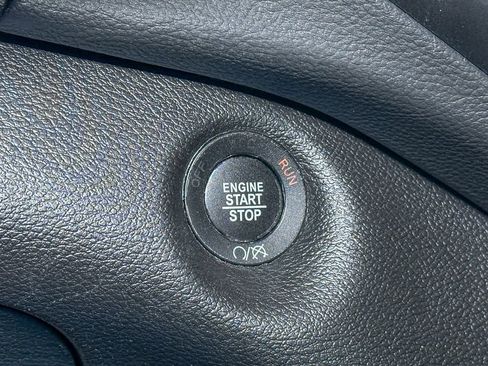 Certified 2021 Jeep Cherokee Latitude Plus image 38