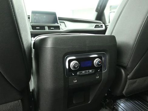 Used 2023 GMC Yukon XL SLT w/ SLT Premium Package AWD/4WD image 23