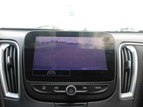 Used 2022 Chevrolet Malibu LT FWD image 37