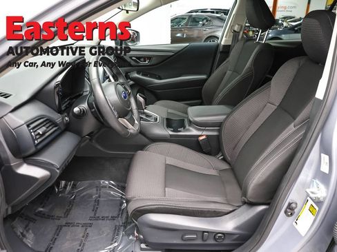 Used 2025 Subaru Outback Premium AWD/4WD image 14