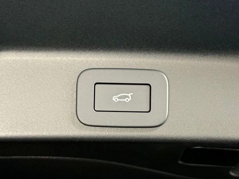 New 2026 Jaguar F-PACE R-Dynamic S image 20