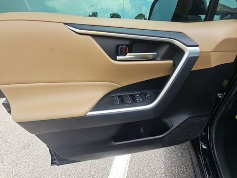 Used 2023 Toyota RAV4 XLE Premium FWD image 10