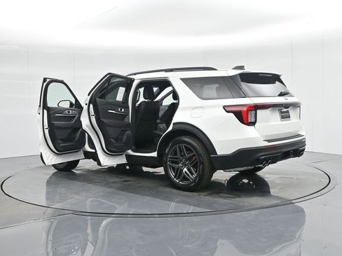 New 2025 Ford Explorer ST w/ Sun And Sound Package image 34