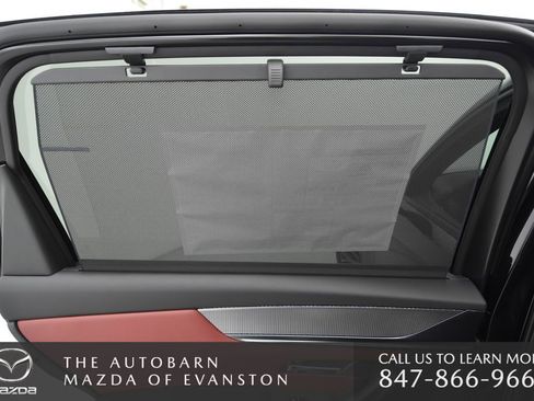 Used 2025 MAZDA CX-70 Plug-In Hybrid w/ Premium Plus AWD/4WD image 32