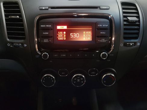 Used 2018 Kia Forte LX image 25