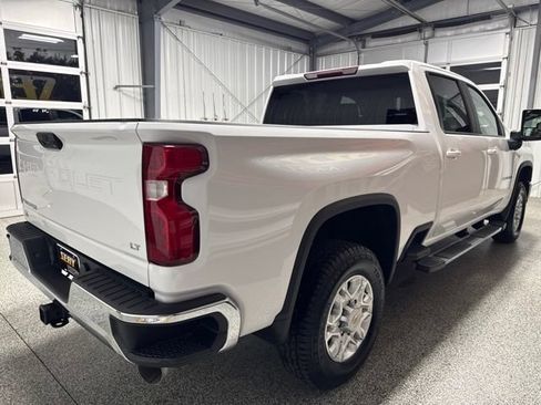 Used 2024 Chevrolet Silverado 2500 LT AWD/4WD image 21