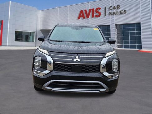 Used 2025 Mitsubishi Outlander SE FWD image 10